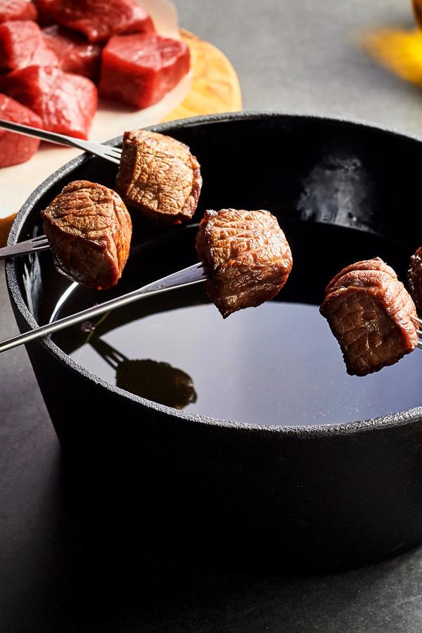 poste no pinterest esta imagem de receita de fondue-de-carne