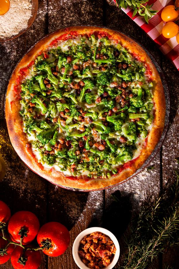 poste no pinterest esta imagem de receita de pizza-de-brocolis
