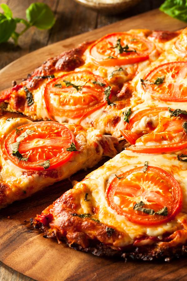 poste no pinterest esta imagem de receita de pizza-de-couve-flor