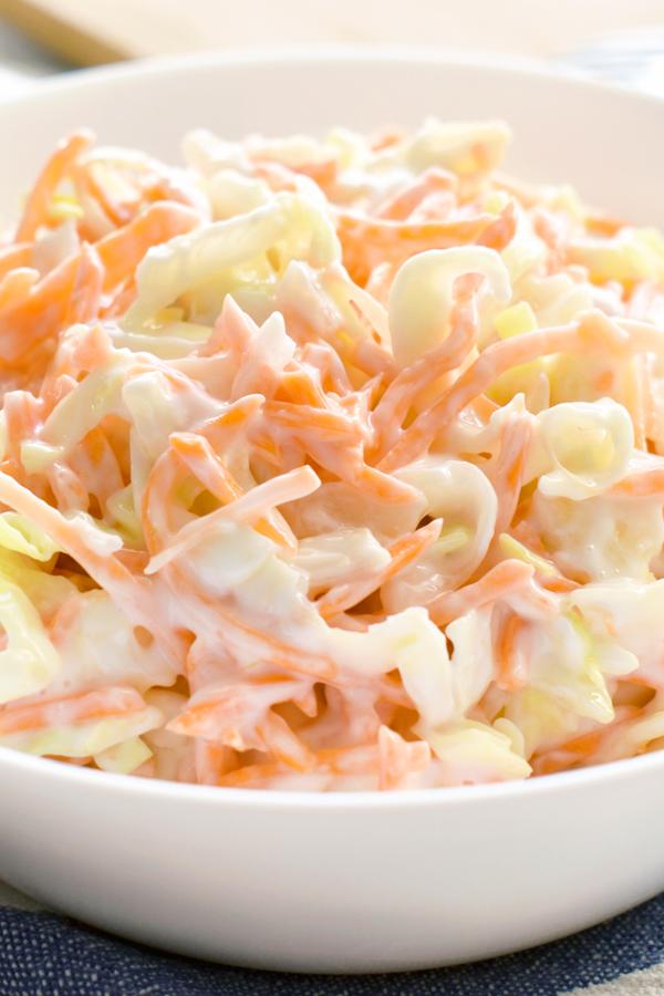 poste no pinterest esta imagem de receita de salada-de-repolho-com-maionese