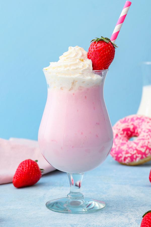 poste no pinterest esta imagem de receita de milk-shake-de-morango