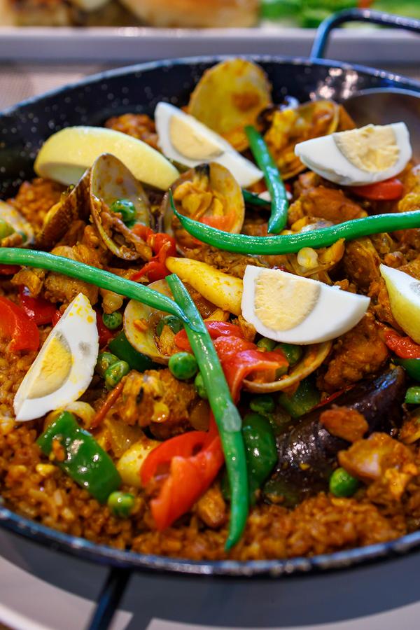 poste no pinterest esta imagem de receita de paella-caipira