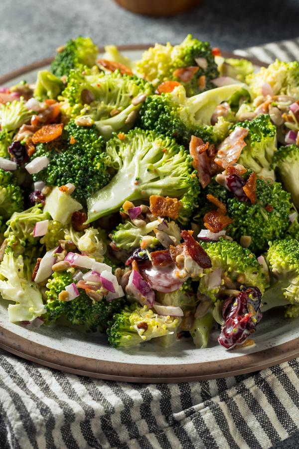 poste no pinterest esta imagem de receita de salada-de-brocolis