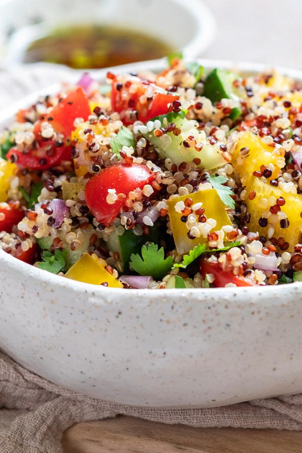 poste no pinterest esta imagem de receita de salada-de-quinoa