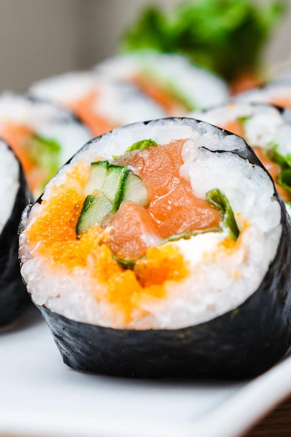 poste no pinterest esta imagem de receita de sushi-de-salmao