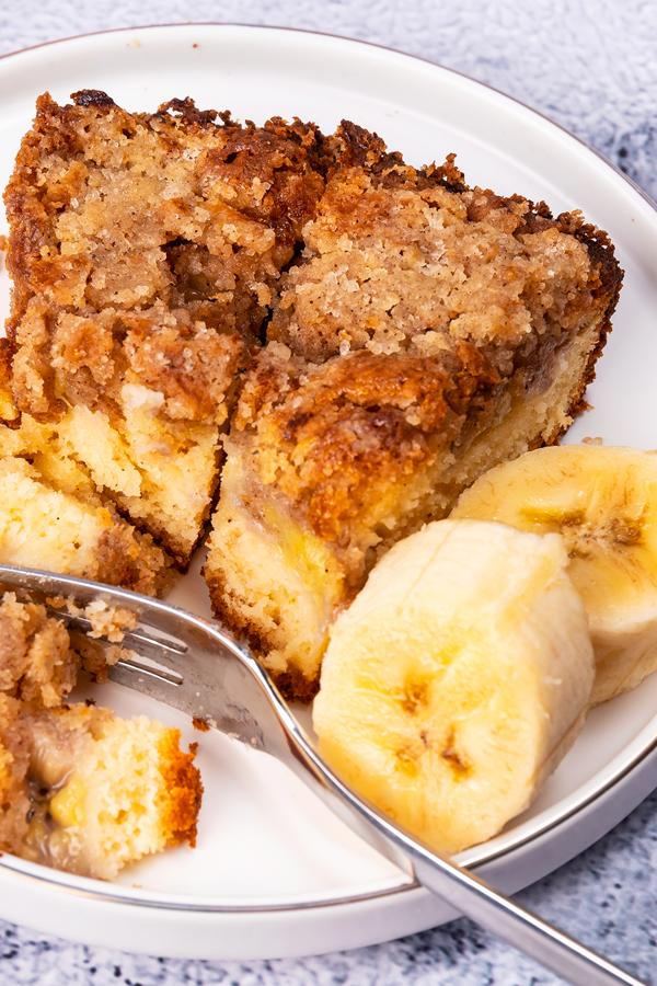 poste no pinterest esta imagem de receita de torta-de-banana-com-farofa