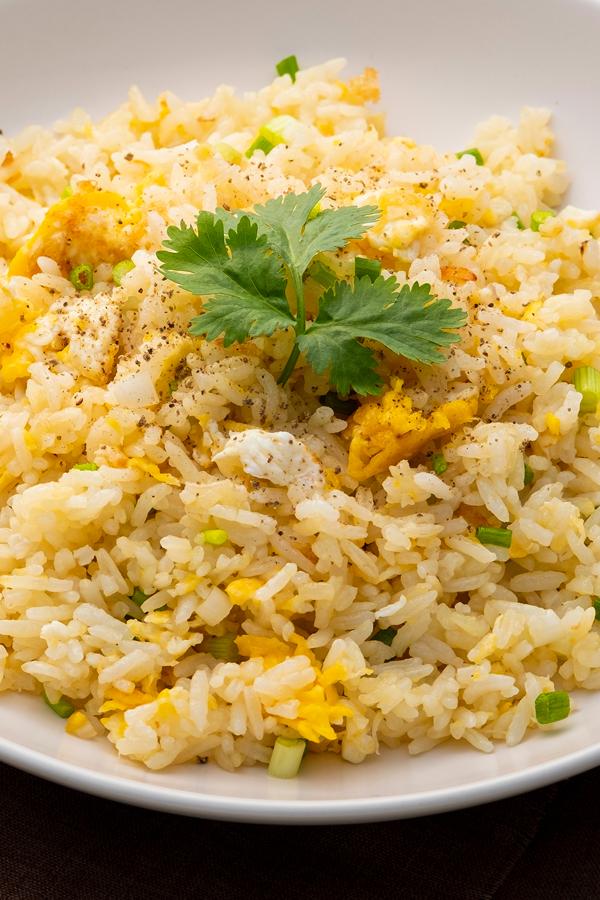 poste no pinterest esta imagem de receita de arroz-com-ovo