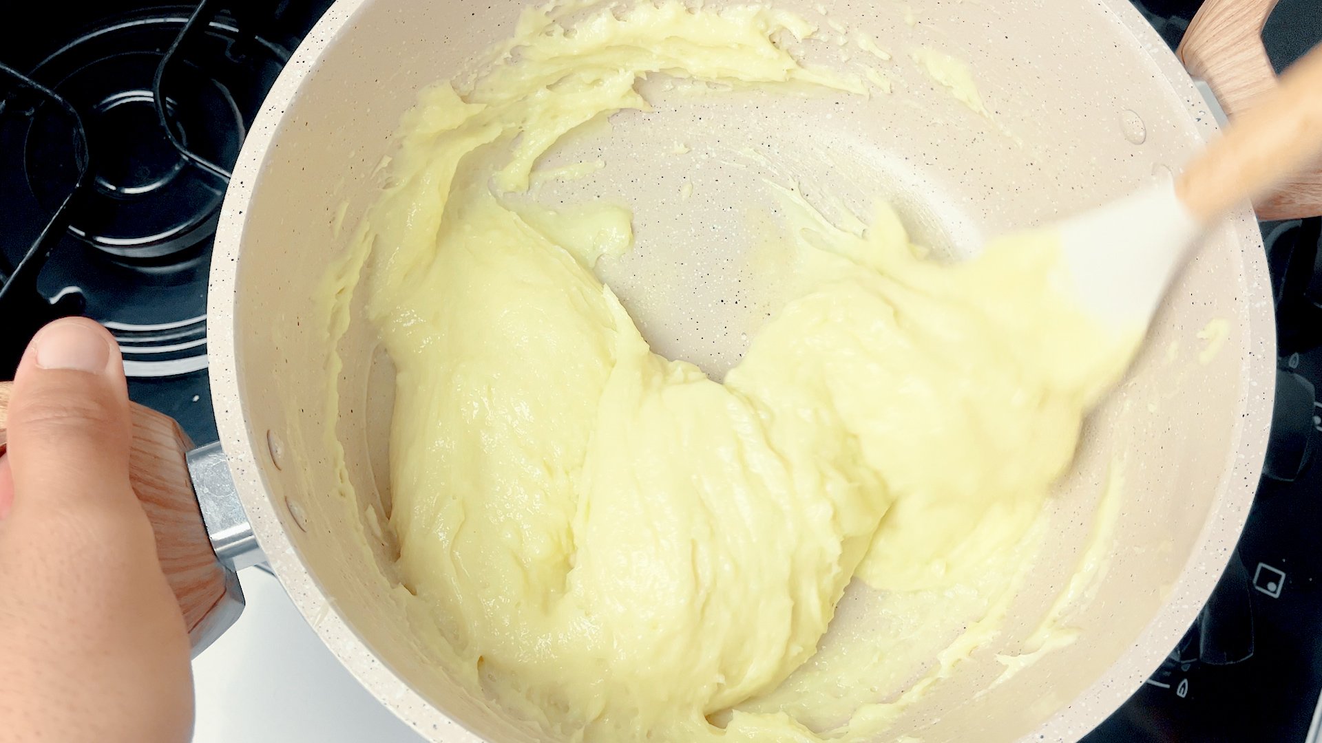 Passo 3: Brigadeiro de leite ninho no ponto ideal