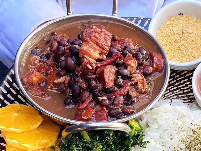 14 Receitas de Feijoada Completa MAIS Preparos Variados Para Impressionar os Amigos