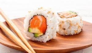 Receita de Uramaki Sushi + Versões para você se sentir no Japão