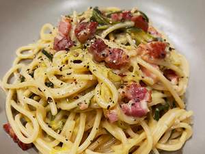 Macarrão com bacon: o clássico irresistível