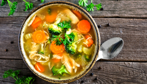 12 Receitas de Sopa de Legumes com Frango E Novas Propostas Deliciosas para Esquentar Nos Dias Frios