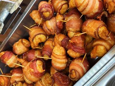 Medalhão de Frango COM Muitas Alternativas Para Comer No Almoço Em Família