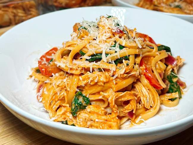 21 Receitas de Macarrão Com Frango + Super Sugestões Para Agradar Qualquer Pessoa