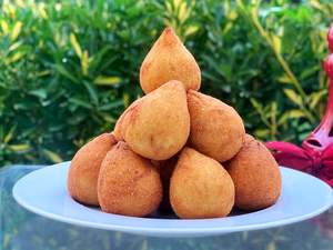 16 Receitas de Coxinha Com Massa De Batata Leve + Diversas Opções Para Deixar Essa Delícia Mais Saudável