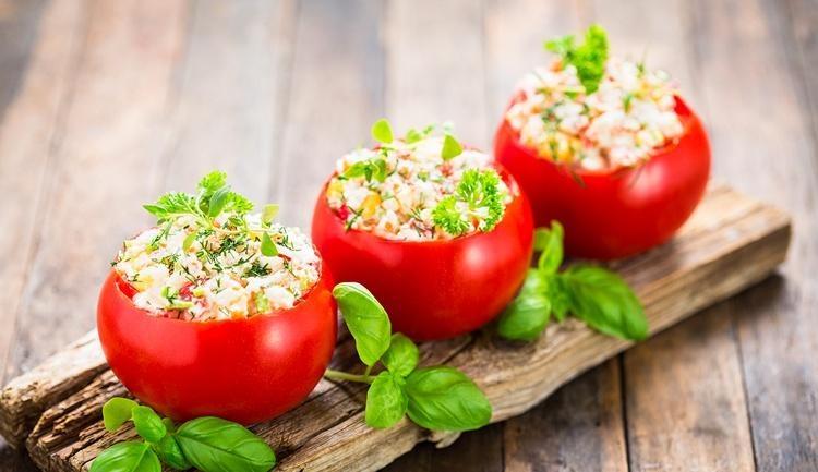 16 Receitas de Tomate Recheado para Incrementar suas Refeições em Família