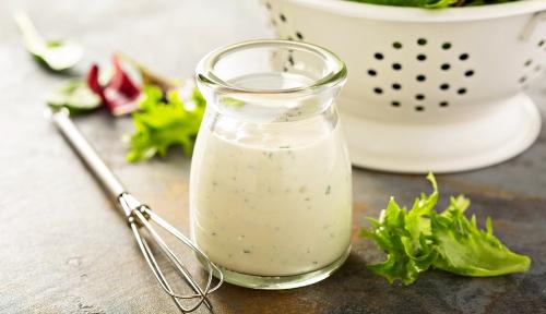 13 Receitas de Molho de Iogurte para Salada Com Muitas Sugestões de Sabores Diferentes