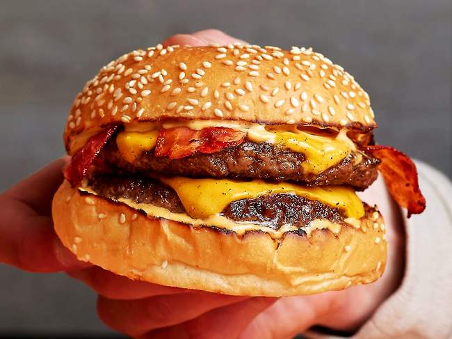 16 Receitas de X-Bacon & Variadas Combinações Para essa Sanduíche Delicioso