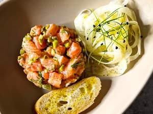 Tartar de salmão: sofisticação fresca em Minutos