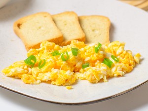 Ovo Mexido Simples e Cremoso: O Segredo para Não Deixar Borrachudo
