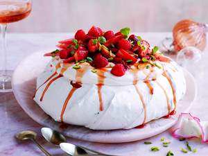 Pavlova: Doce Nuvem que Derrete na Boca