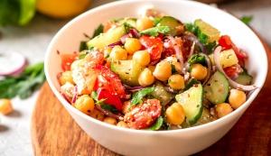 Salada de legumes: explosão de cores e sabores