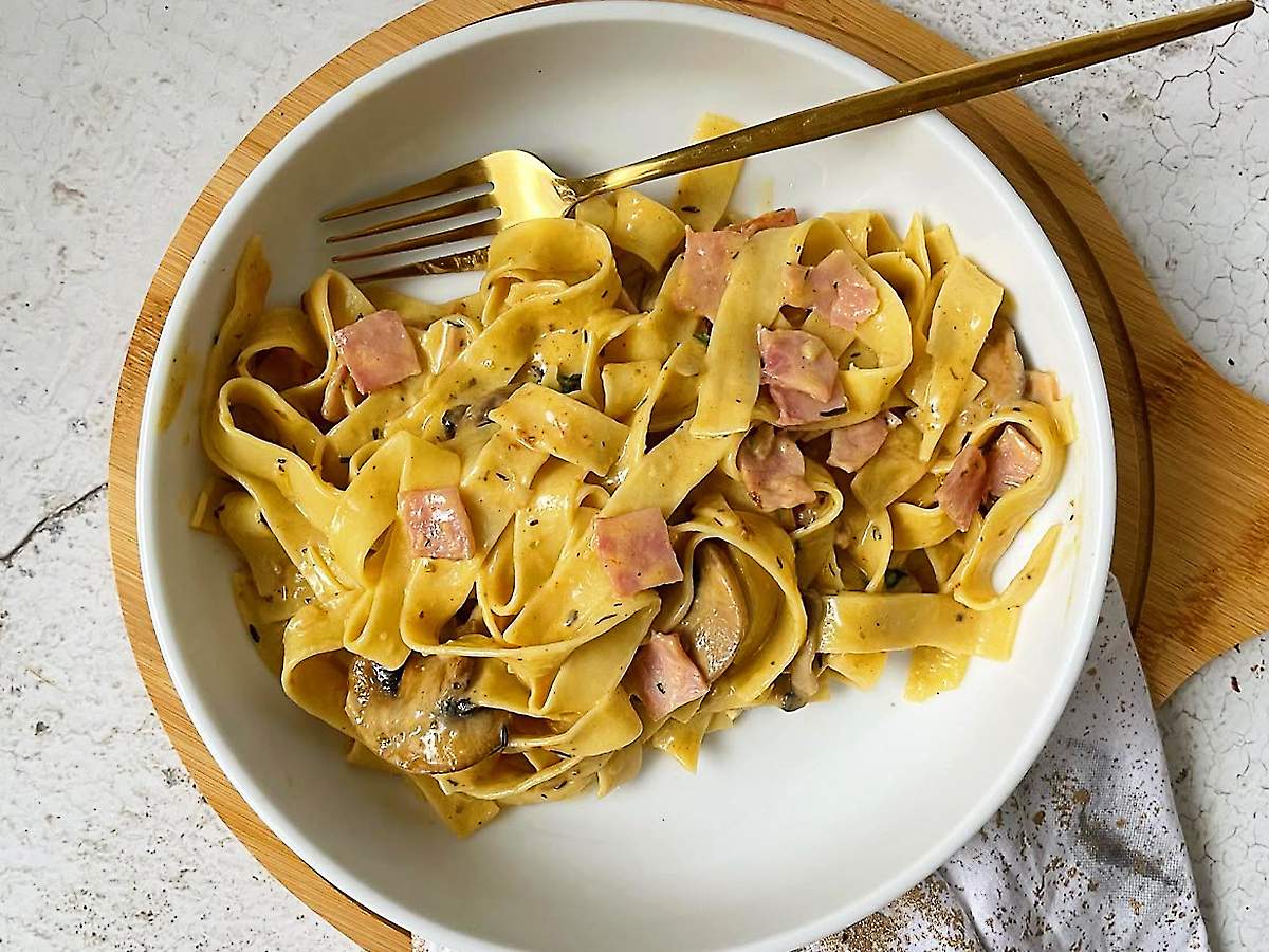 Macarrão Cremoso &amp; Muitos Pratos Para Momentos Especiais