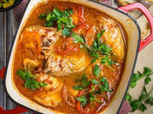 Moqueca de Peixe: Sabor do Mar em Cada Garfada