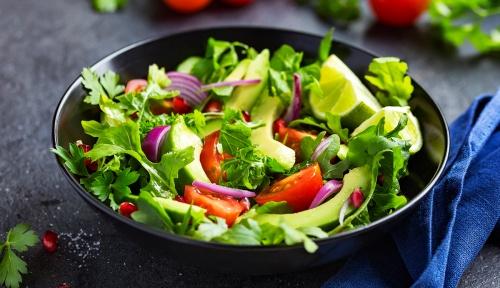 Salada de Abacate Simples + Outras Versões para uma Excelente Entrada
