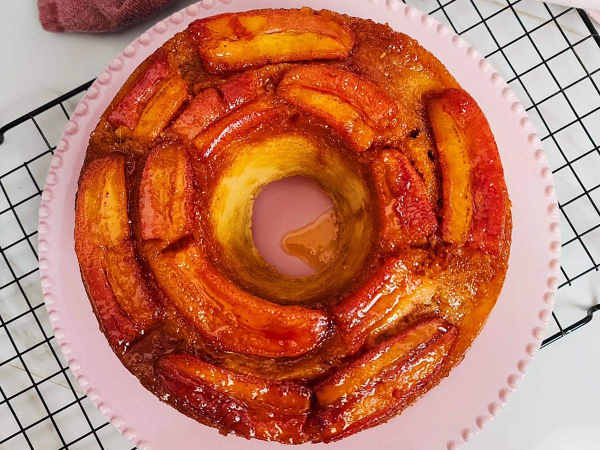 Receita de Bolo de Banana com calda caseiro tradicional