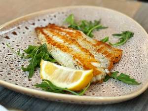 Peixe grelhado: segredos dourados do chef