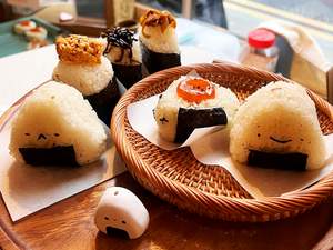 Bolinho de Arroz Japonês &amp; Alternativas Para Sua Noite Oriental