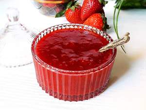 Geleia de Morango Caseira: Doce Simples Perfeito
