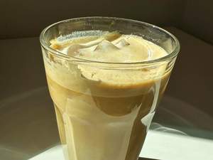 Receita de Café Gelado Cremoso + Versões para refrescar a sua tarde quente