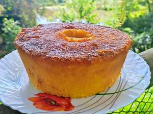 Bolo de fubá com queigo: crocância dourada