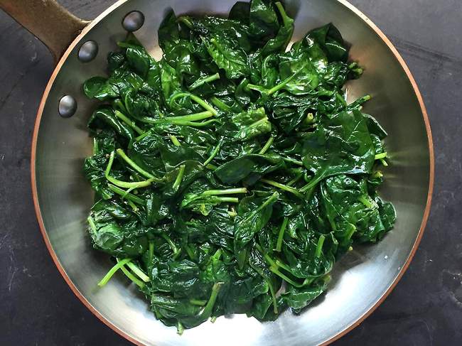13 Receitas de Espinafre Refogado para Dar um Gás Nutritivo na Sua Refeição