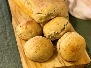 15 Receitas de Pão de Cebola Ao Lado de Preparativos Diferentes Para Fazer