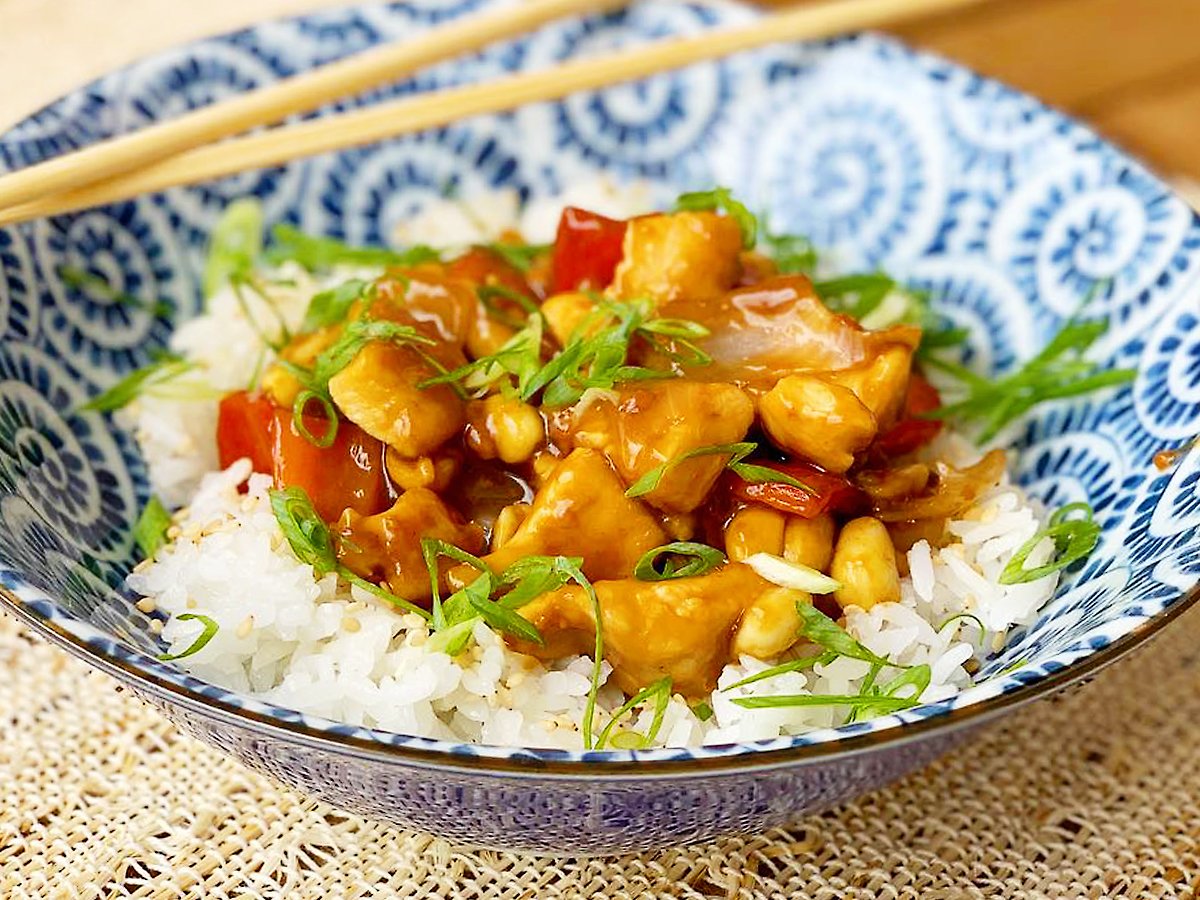 Frango Xadrez do Chef Taico, Para variar no preparo do frango, hoje ensino  vocês a prepararem um delicioso Frango Xadrez, bem a moda da culinária  chinesa 🫑🍗 Espero que gostem, vamos