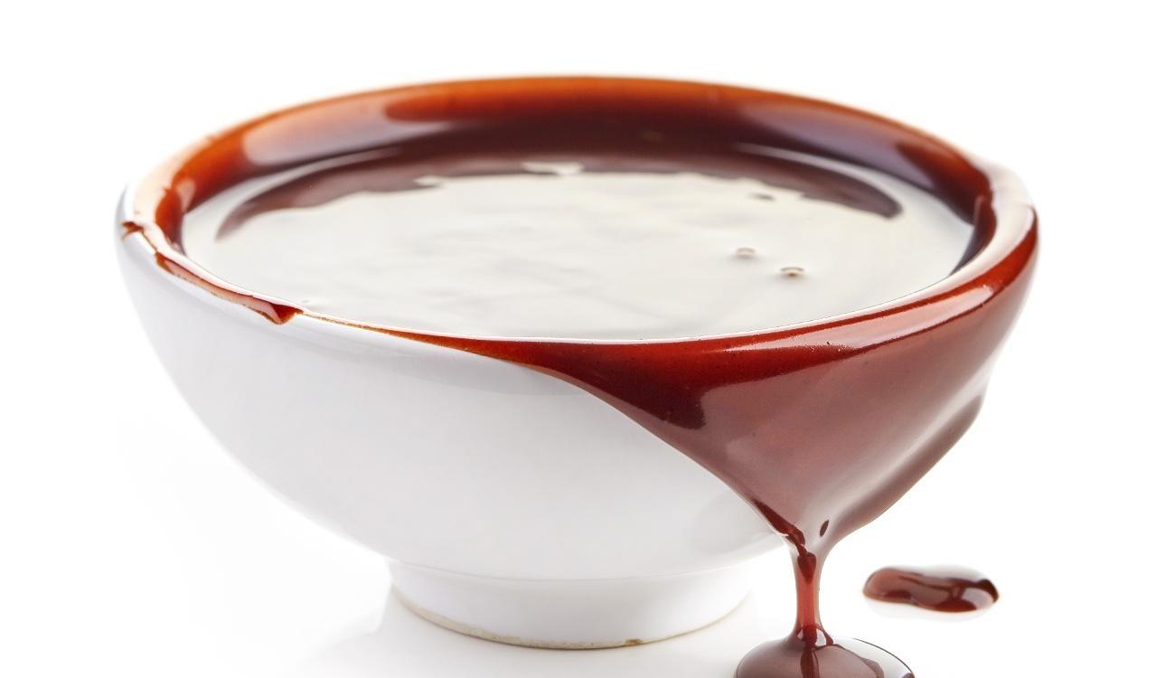 13 Receitas de Calda de Chocolate Sem Leite Condensado &amp; Versões para Melhorar Suas Sobremesas