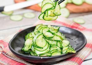 Salada Sunomono ou Pepino Japonês Agridoce