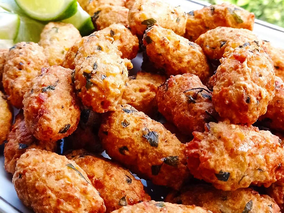 Bolinho de Arroz Frito E Assado E Várias Opções Para Suas Reuniões Com os Amigos