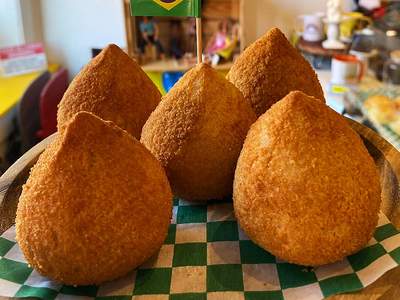 Receita de Coxinha & Diferentes Formas Para Dominar Essa Arte Deliciosa E Surpreendente