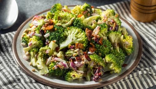 Salada de Brócolis & Super Sabores para Resultar Em um Prato Incrível