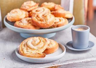 Rosca Doce Caseira Húngara De Leite Condensado E Coco - Fatias Húngaras