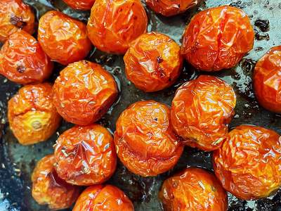 Receita de Tomate Confit E Opções Para Acompanhar Suas Refeições