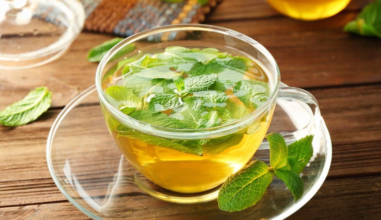 9 Receitas de Chá de Erva Cidreira Para Seus Momentos de Relaxamento