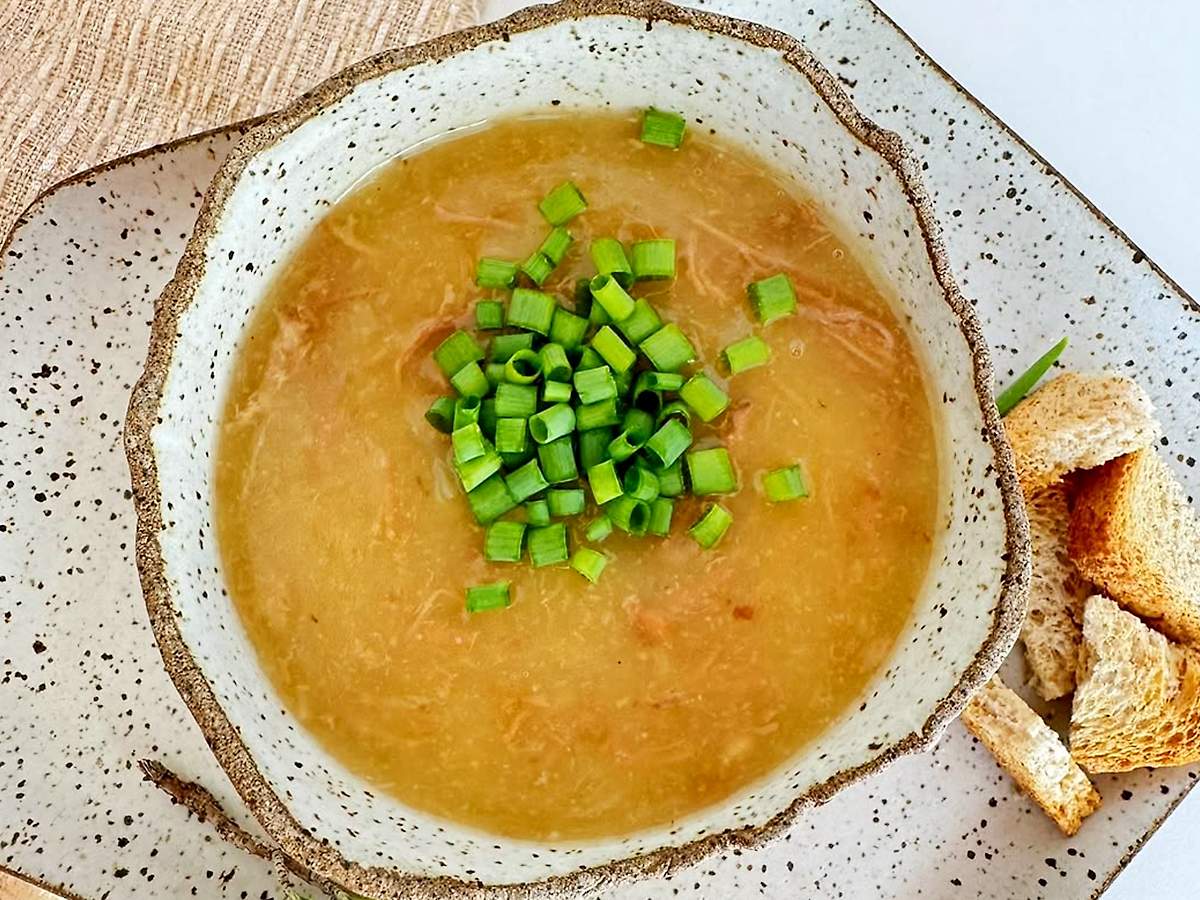 Caldo de Mandioca &amp; Boas Combinações Para Saborear Durante O Frio