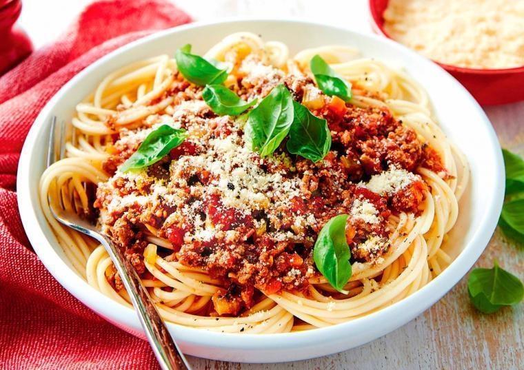 Receita de Macarrão com Carne Moída à Bolonhesa Simples, Fácil E Rápido: Saiba Como Fazer