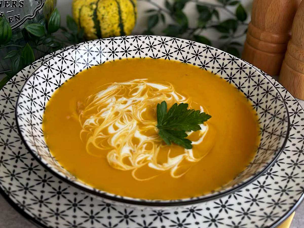 9 Receitas de Caldo de Abóbora Com Frango + Opções Incríveis para o Inverno