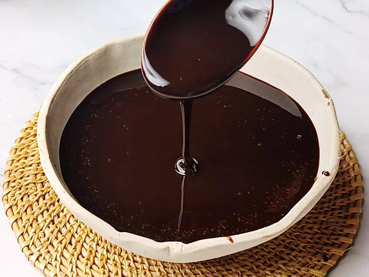 13 Receitas de Cobertura de Chocolate Com Creme de Leite &amp; Sugestões Deliciosas